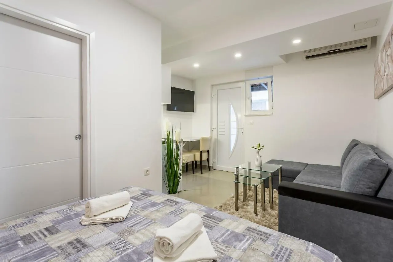 Studio Apartment Nikol Split